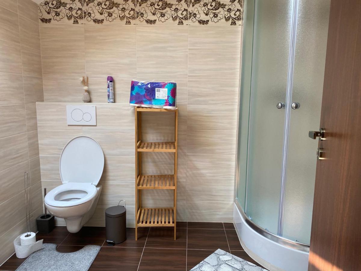 Aqua Hotel Dunajská Streda Buitenkant foto